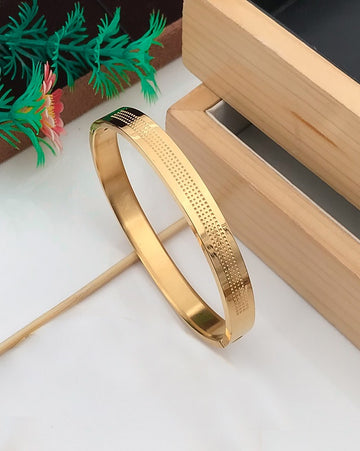 High-Quality Expensive-Looking Design Gold Plated Kada