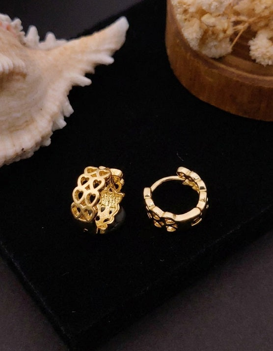 Elegant Heart-Pattern Cut-Out Huggie Hoop Earrings for Women