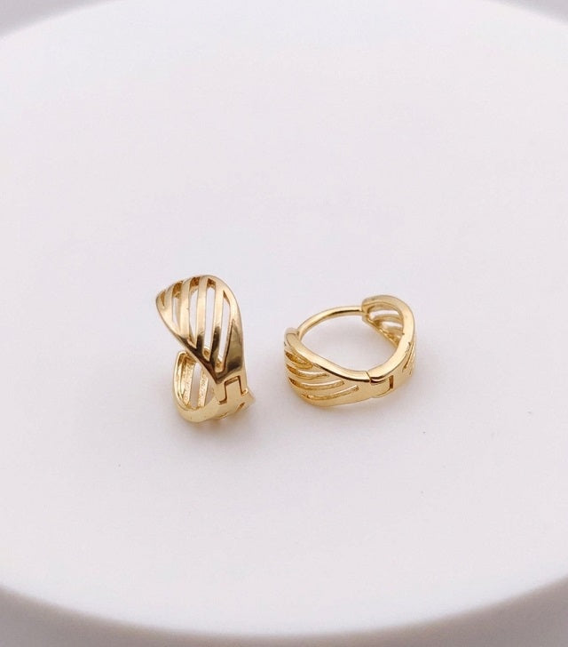 Stylish Striped Geometric Small Hoop Earrings – Modern Daily Wear