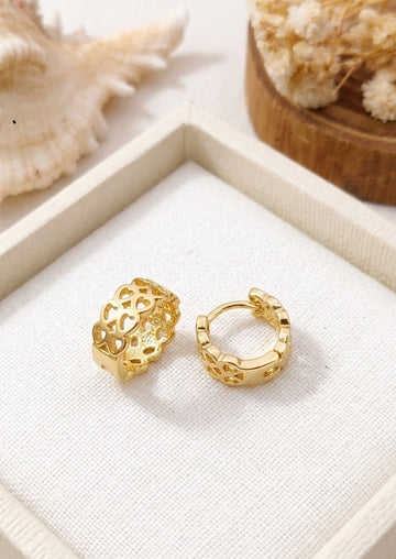 Elegant Heart-Pattern Cut-Out Huggie Hoop Earrings for Women