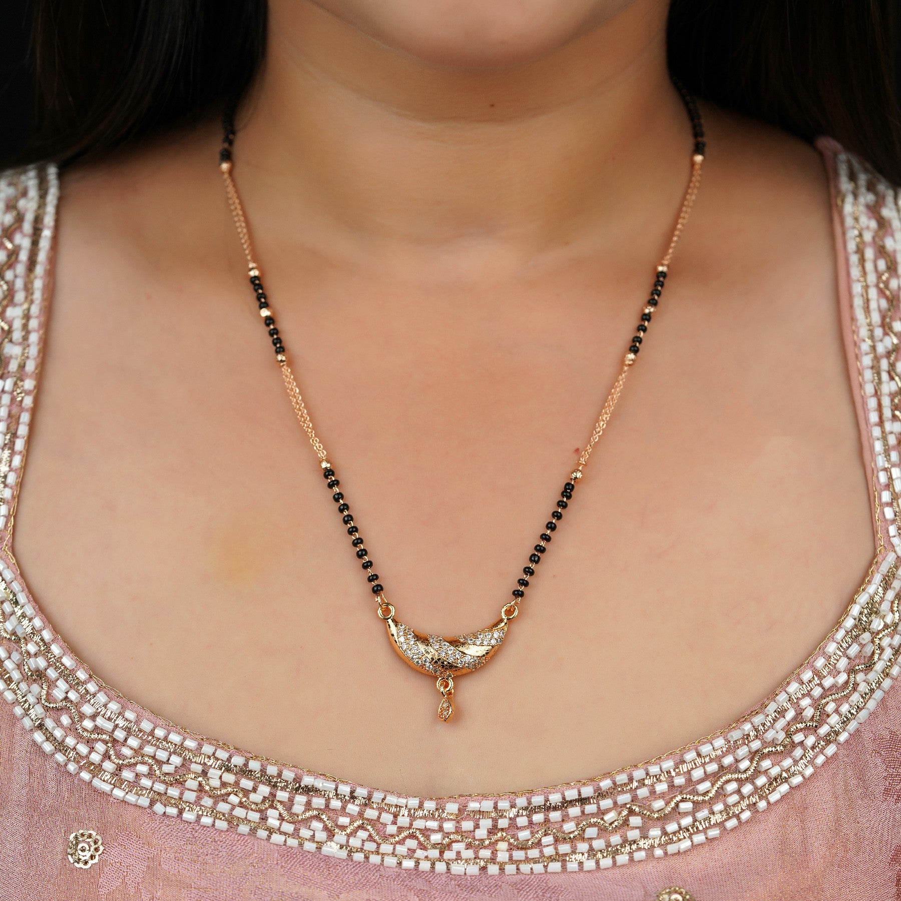 Stylish Dazzling Light Elegant Diamond Mangalsutra