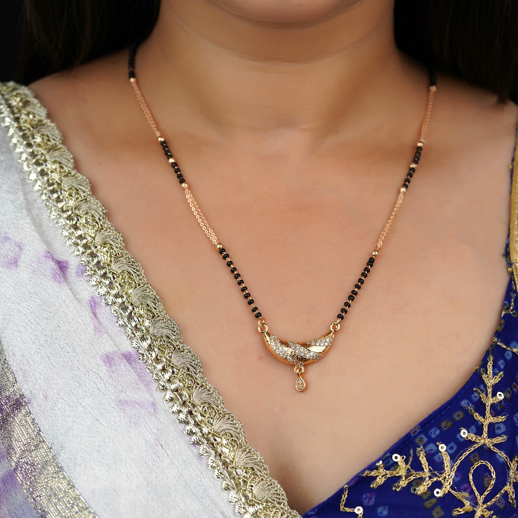 Stylish Dazzling Light Elegant Diamond Mangalsutra