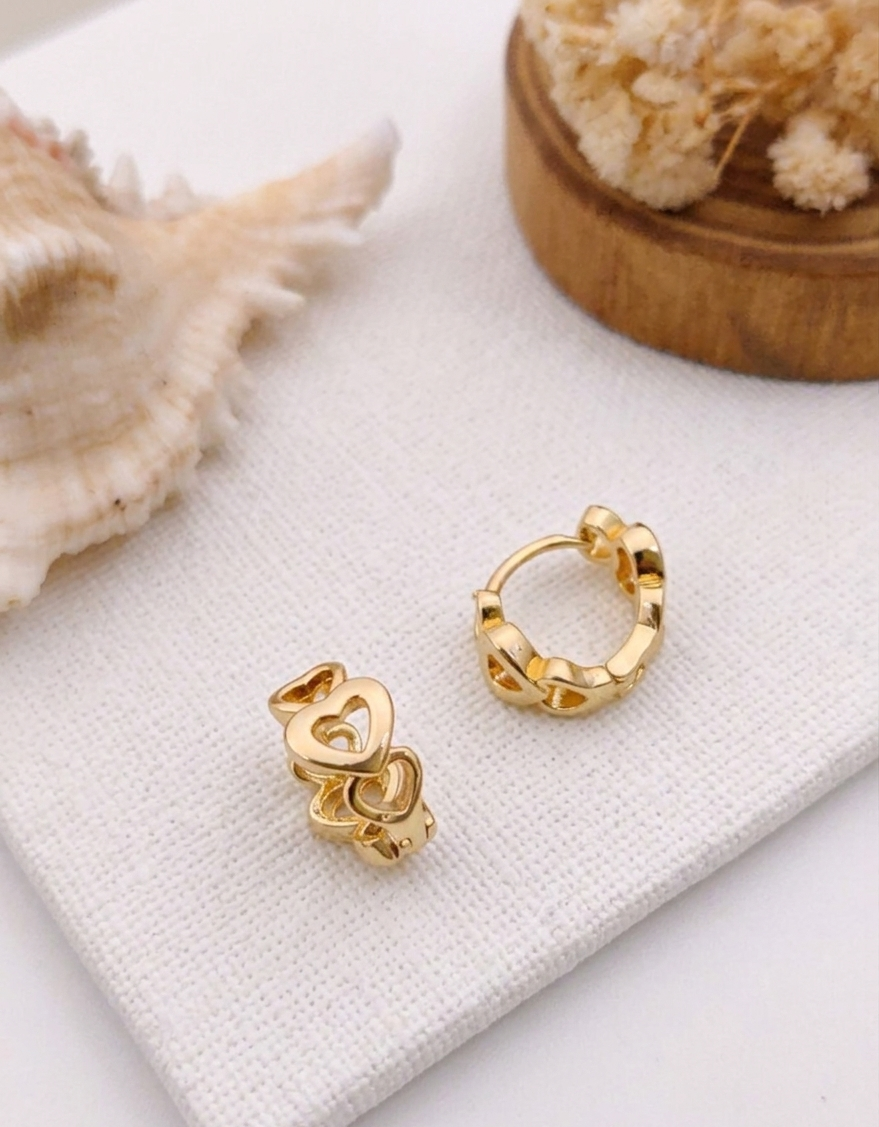 Gold-Plated Cut-Out Heart Hoop Earrings – Stylish Huggie Earrings for Women