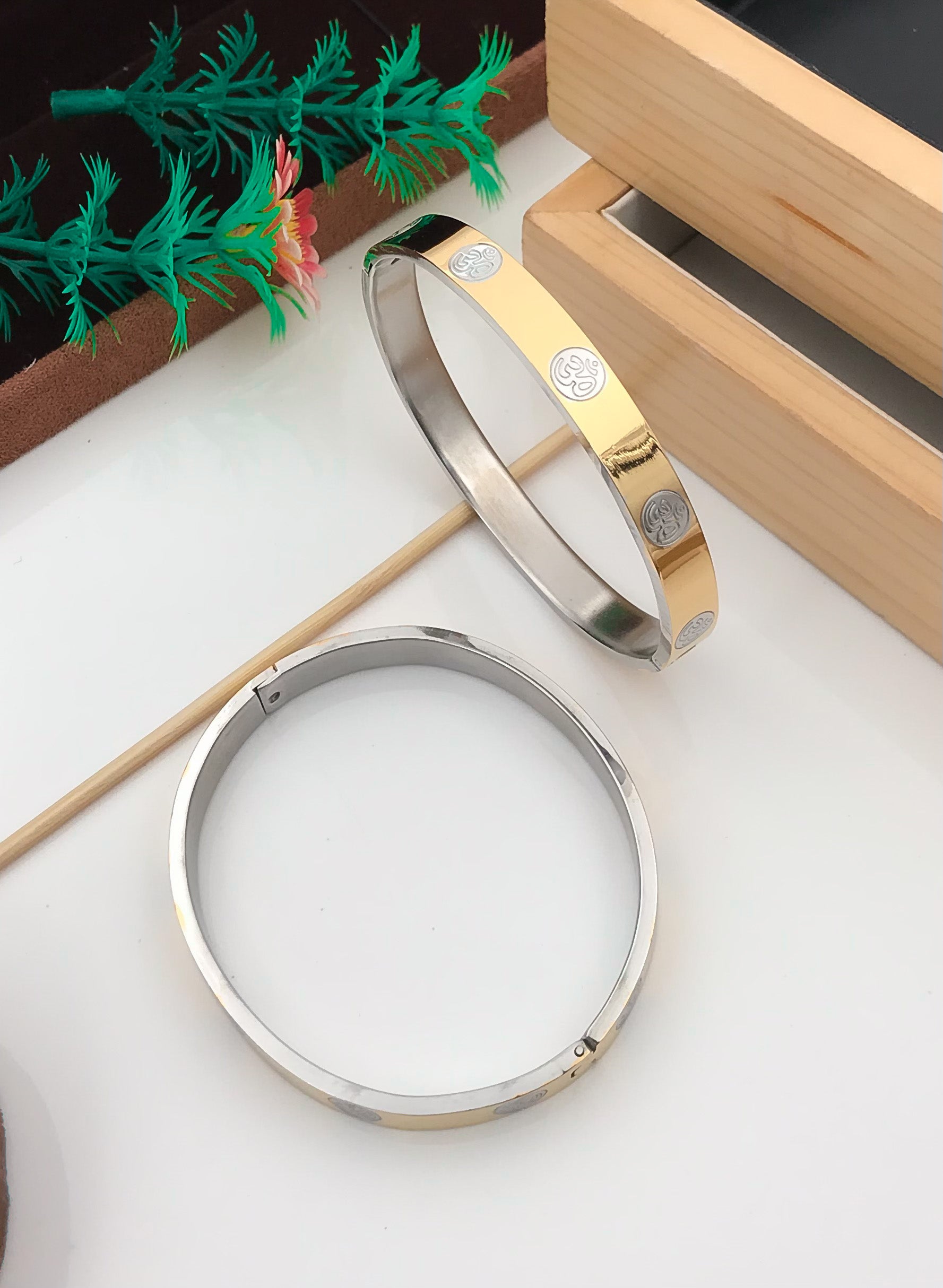 Superior Gold-Silver OM Plated Kada