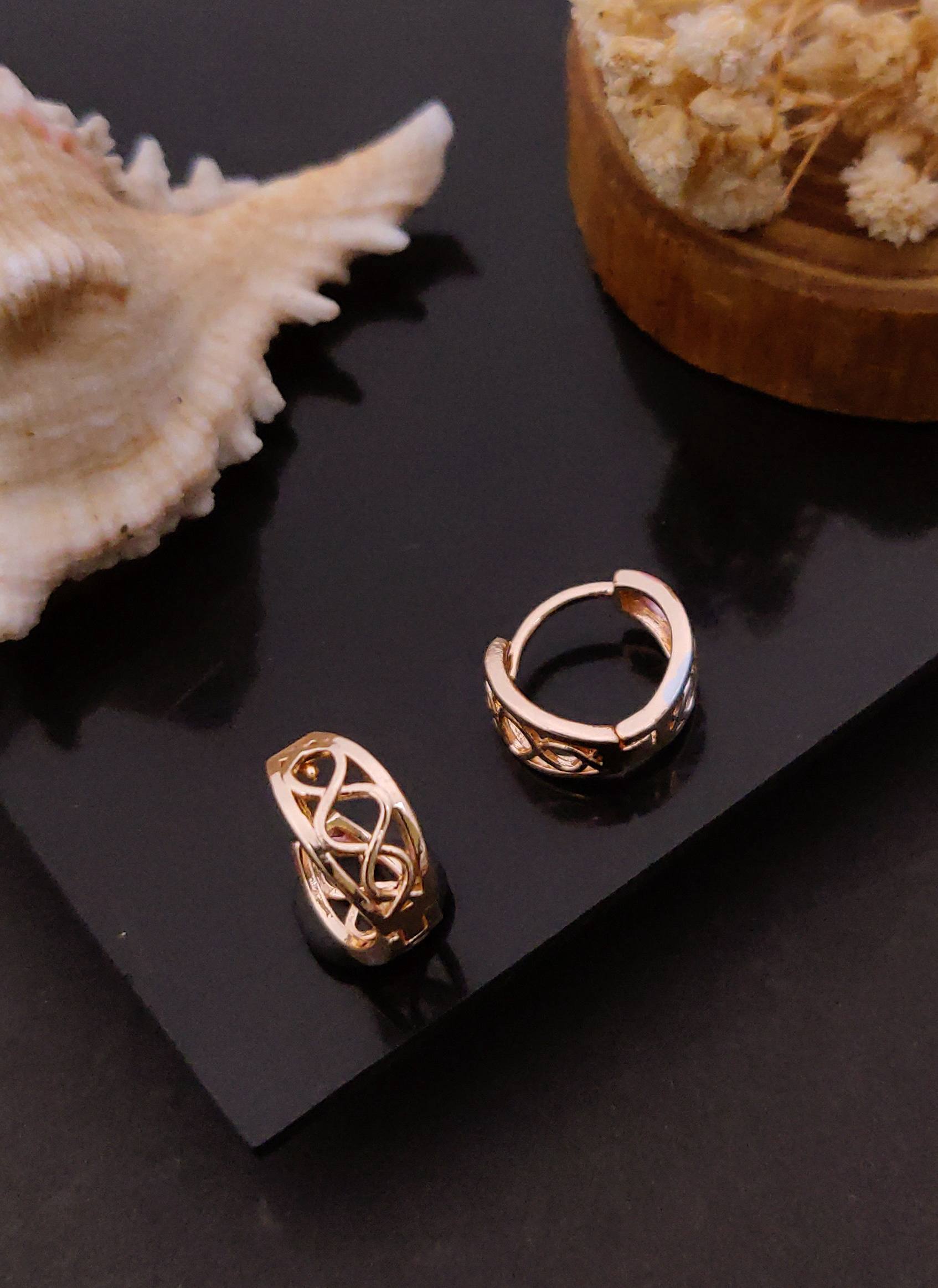 Exquisite Patterned Rose Gold Earrings – Perfect Gift